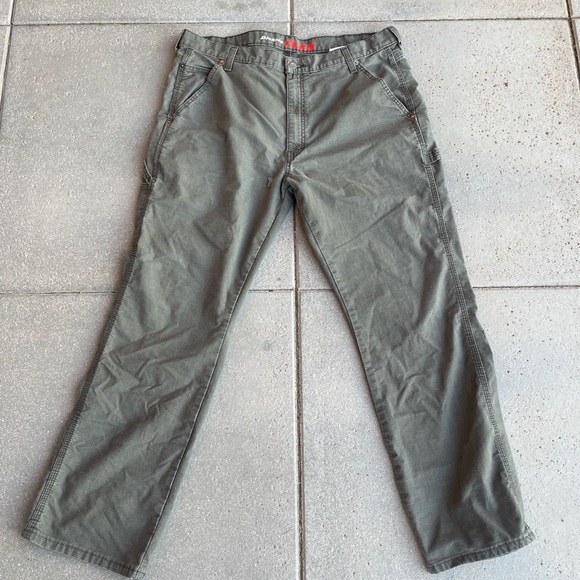 Grey Dickies Pants
#vintage #streetwear #thrift
38x32 - Picture 2 of 4